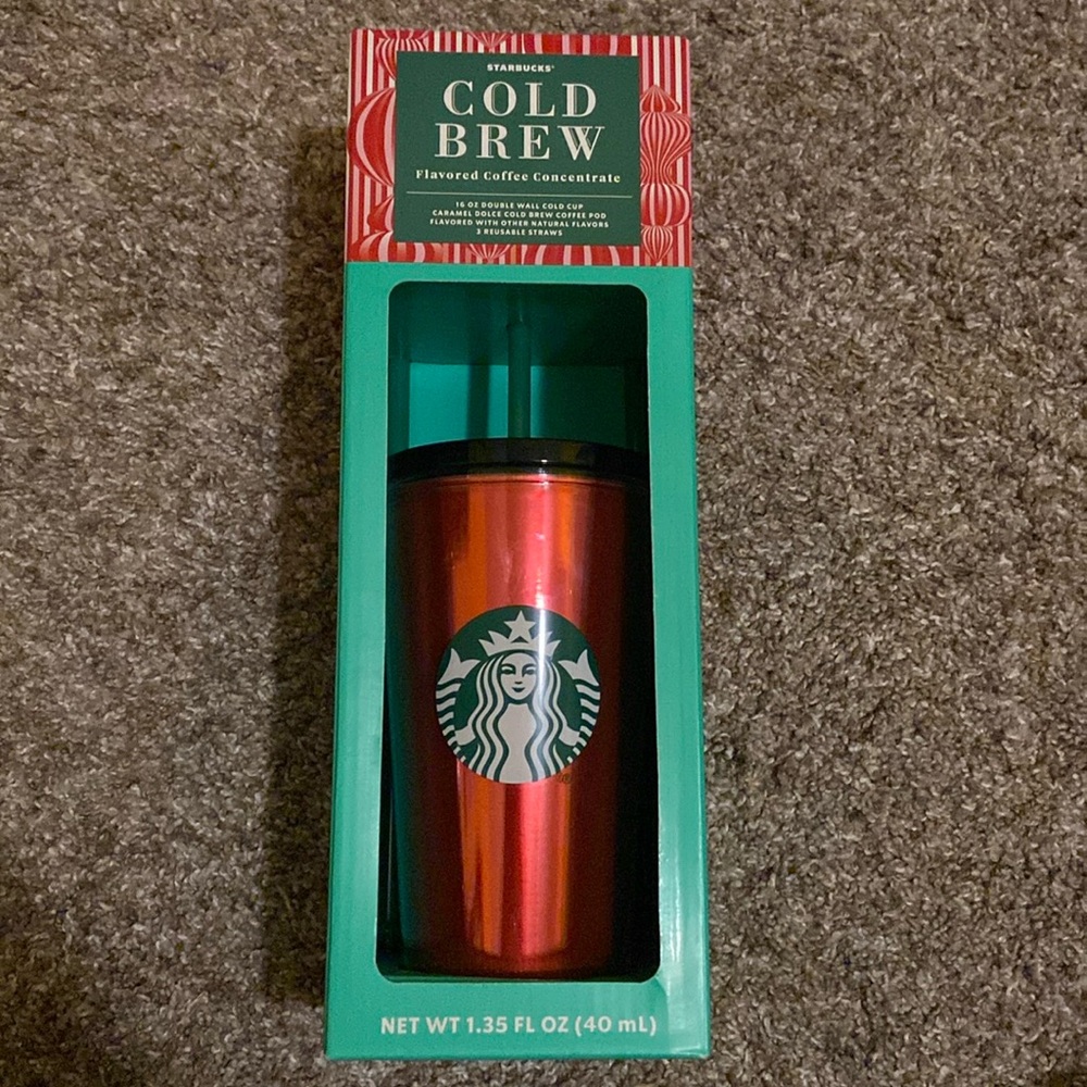 Starbucks Holiday Cold Brew Concentrate and Cup